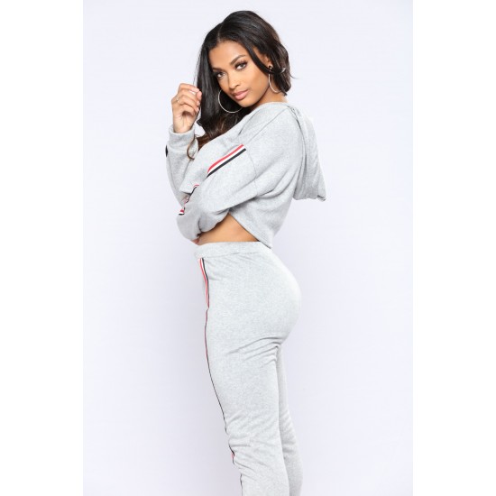 High Quality Custom Logo Cotton Long Sleeve Zip Up White Crop Top Women Hoodie For Gym 